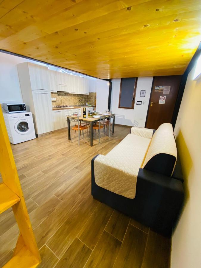 פיצו Casa Vacanze Al Civico 72 מראה חיצוני תמונה