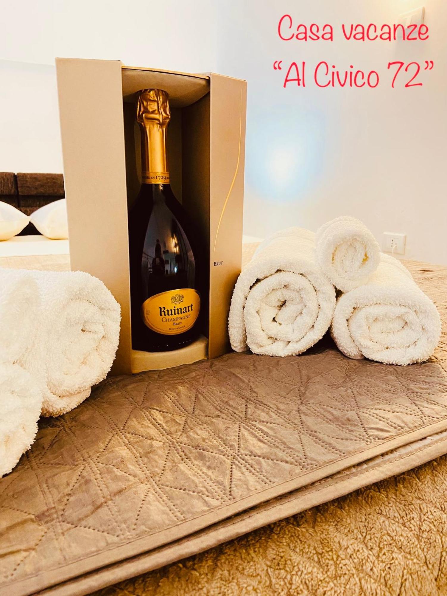 פיצו Casa Vacanze Al Civico 72 מראה חיצוני תמונה